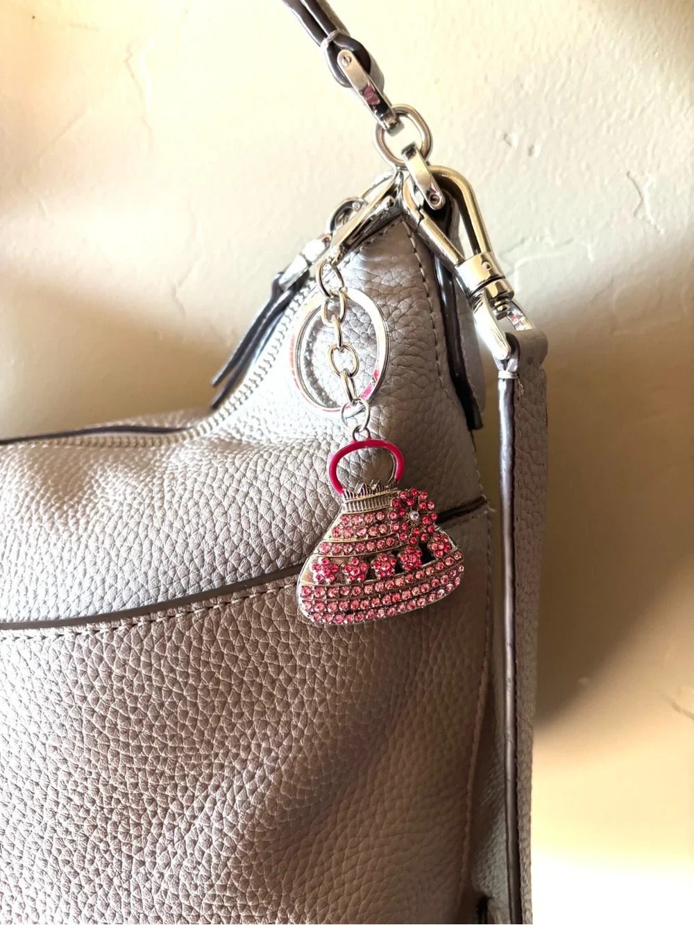 KATE SPADE Polly Women's Pebbled Leather Hobo Bag in Light Gray, EUC